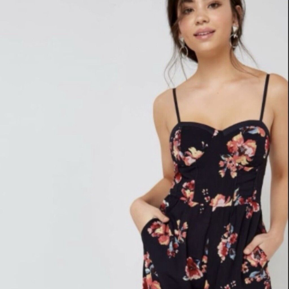 NWT Band Of‎ Gypsies Navy Jumpsuit Pink Floral- Womens Medium - Picture 10 of 16